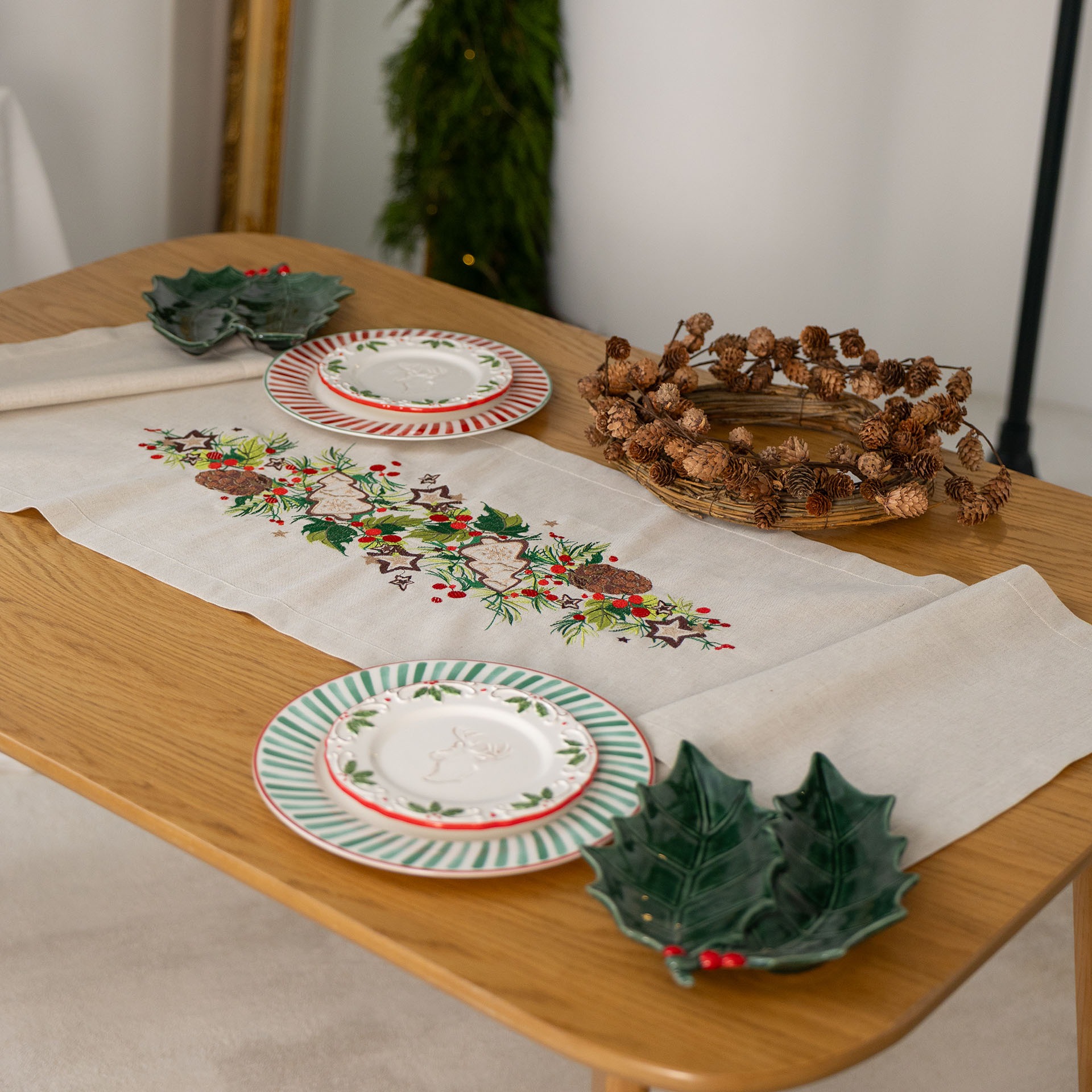 Купити Скатертина раннер Едельвіка Пряник і шишки 140х40 см (551-25/08) - Фото 1 Скатертина раннер Едельвіка Пряник і шишки 140х40 см (551-25/08) - Фото 1