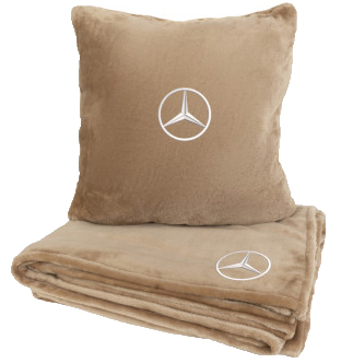 Купити Набір плед + подушка в авто EVAtech M для Mercedes-Benz бежеві MBLMPSMIV016 - Фото 1 Набір плед + подушка в авто EVAtech M для Mercedes-Benz бежеві MBLMPSMIV016 - Фото 1
