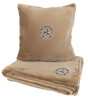 Купити Набір плед + подушка в авто EVAtech M для Mercedes-Benz бежеві MBLMPSMIV017 - Фото 1 Набір плед + подушка в авто EVAtech M для Mercedes-Benz бежеві MBLMPSMIV017 - Фото 1