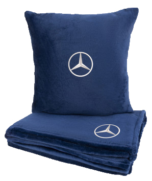 Купити Набір плед + подушка в авто EVAtech M для Mercedes-Benz сині MBLMPSMLV016 - Фото 1 Набір плед + подушка в авто EVAtech M для Mercedes-Benz сині MBLMPSMLV016 - Фото 1