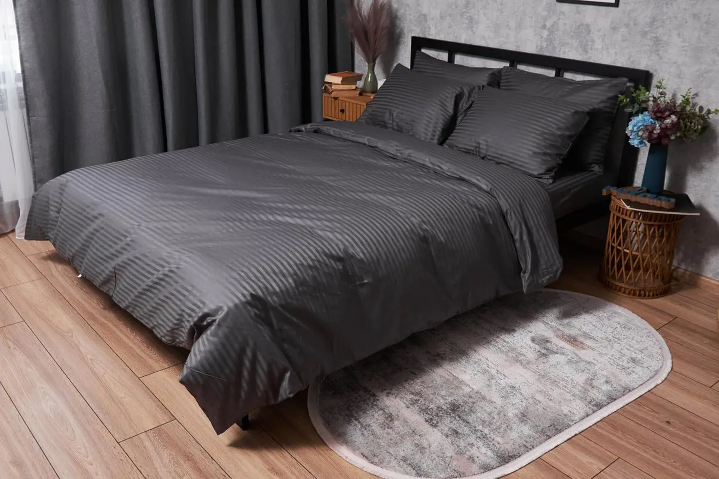 Комплект постельного белья детский Moon&Star Satin Stripe, Stripe Black 110х140 нав. 2х50х70 (MS-830000215) - Фото 1