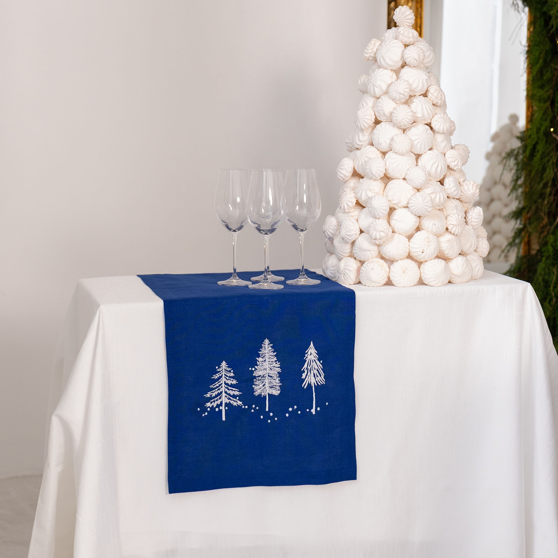 Купити Скатертина раннер Едельвіка 140х40 см (496-25/00) - Фото 1 Скатертина раннер Едельвіка 140х40 см (496-25/00) - Фото 1