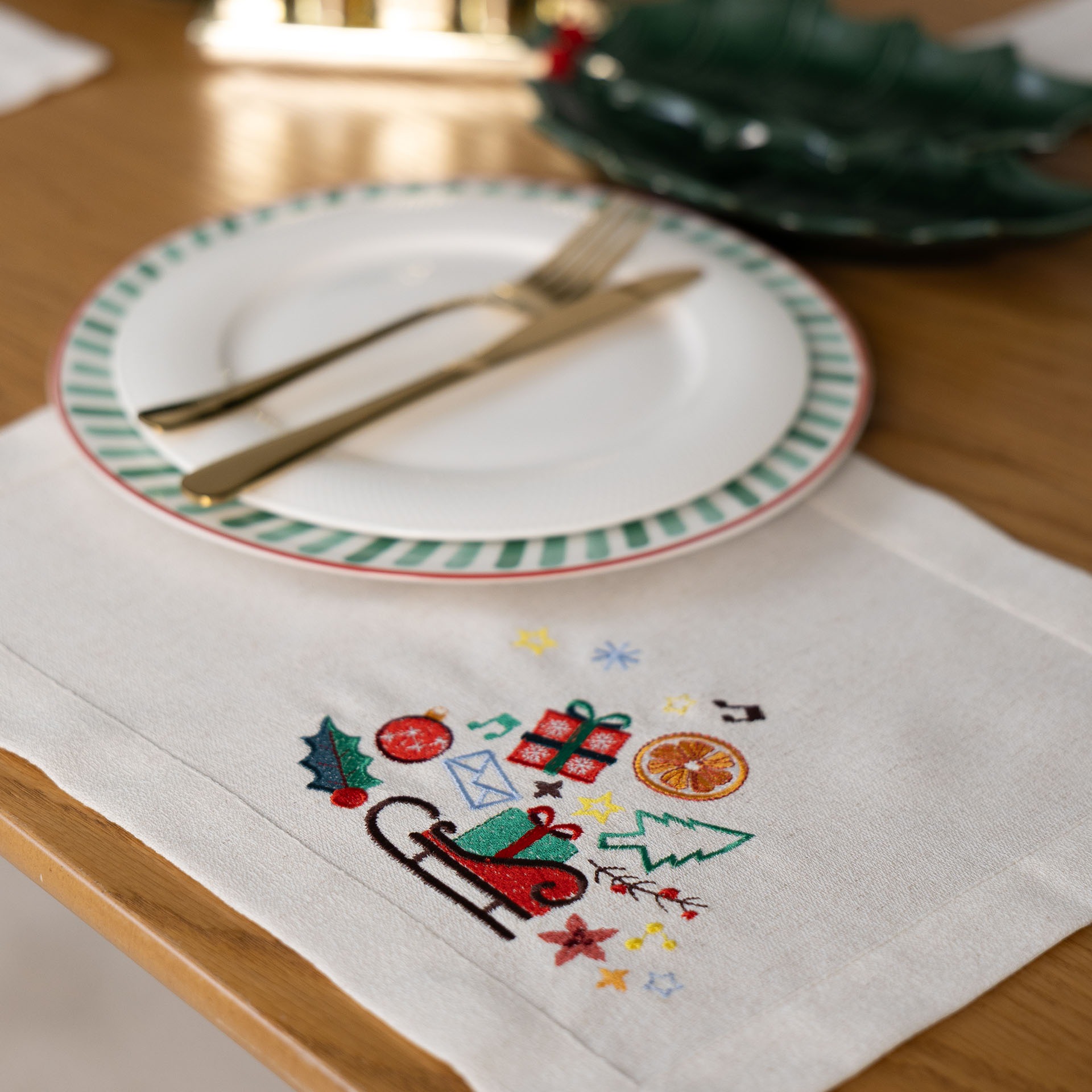 Купити Серветка для сервірування Едельвіка Різдвяна мелодія 30х40 см (552-25/00) - Фото 1 Серветка для сервірування Едельвіка Різдвяна мелодія 30х40 см (552-25/00) - Фото 1