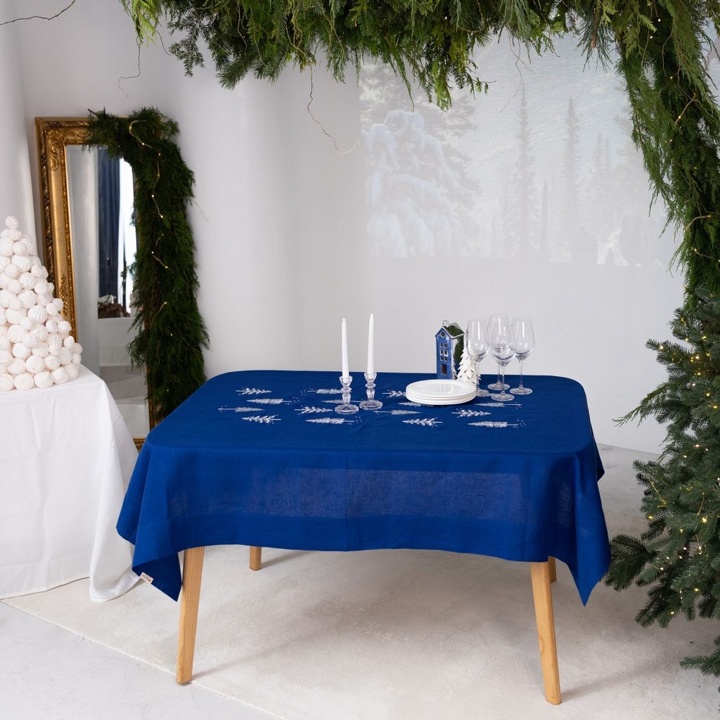 Купити Скатертина прямокутна Едельвіка 180х150 см (500-25/00) - Фото 1 Скатертина прямокутна Едельвіка 180х150 см (500-25/00) - Фото 1