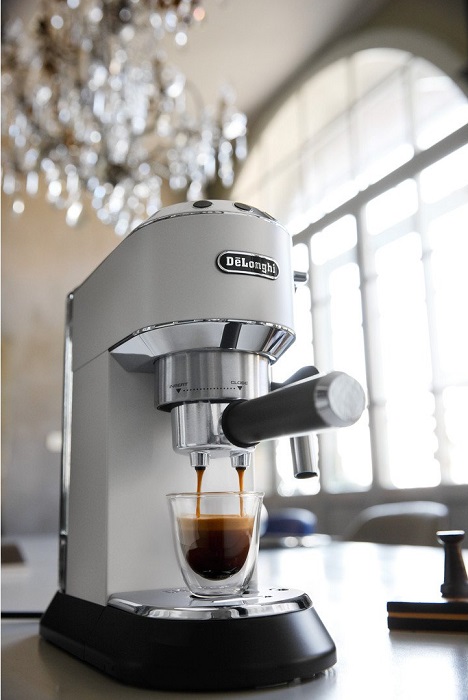 Фото Кавоварка рожкова  Delonghi EC 685.W 1