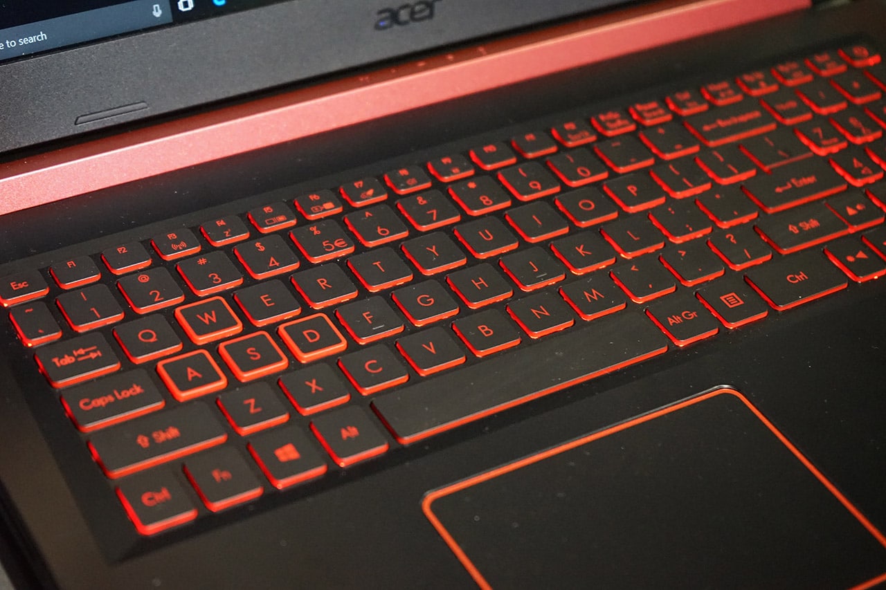 Ноутбук ігровий Acer Nitro 5 AN515-42-R705 (NH.Q3REU.008) Black – Фото 2 – інтернет-магазин Comfy Ноутбук ігровий Acer Nitro 5 AN515-42-R705 (NH.Q3REU.008) Black – Фото 2