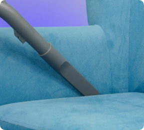 Качественная очистка от пыли и мусора труднодоступных мест (например, между подушками мягкой мебели).