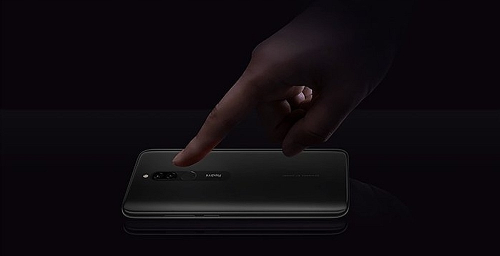 Смартфон Xiaomi Redmi 8 4/64 Onyx Black — Фото 2 — интернет-магазин COMFY Смартфон Xiaomi Redmi 8 4/64 Onyx Black — Фото 2