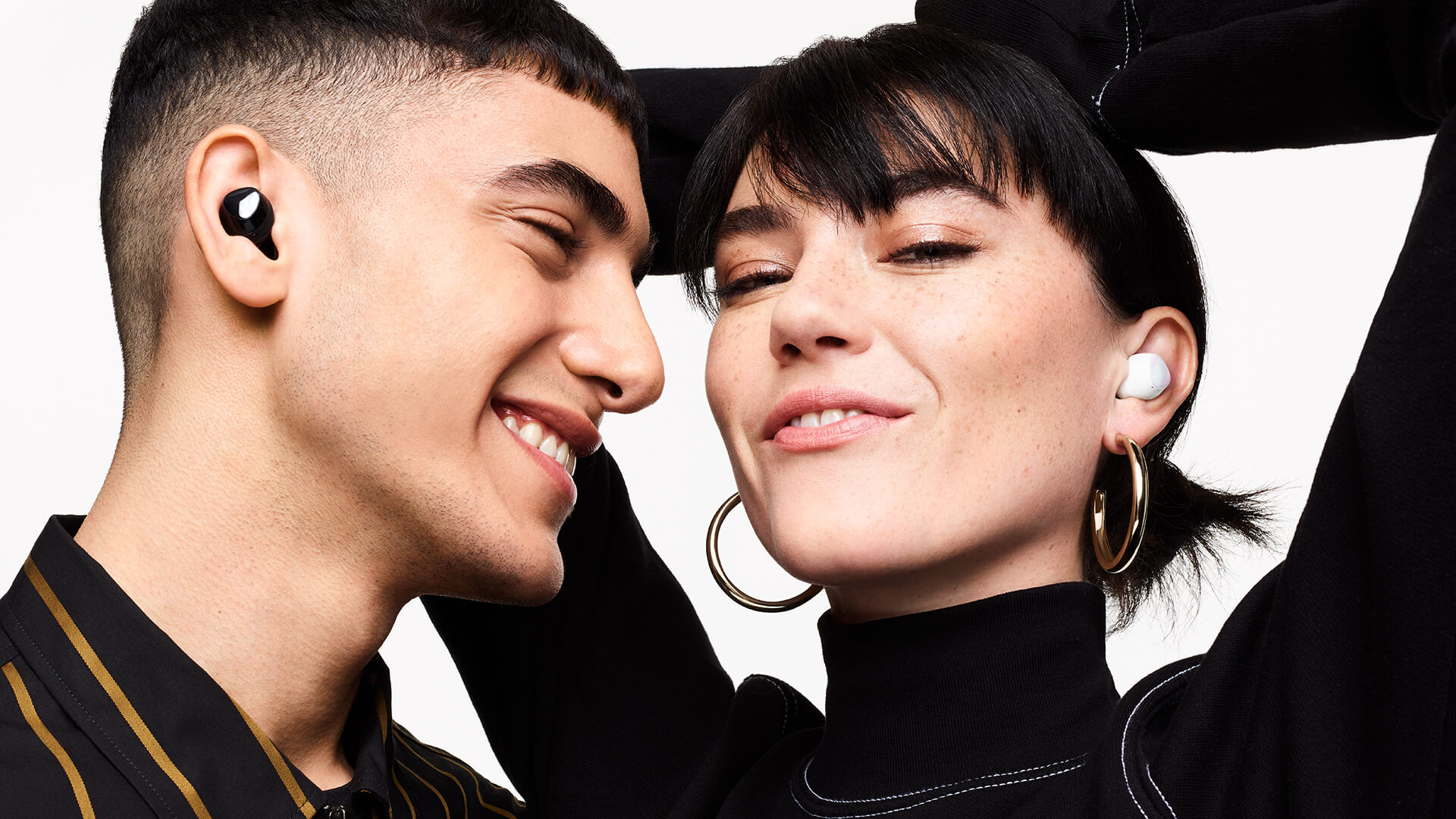 Наушники вкладыши беспроводные TWS Samsung Galaxy Buds+ Black - 6 Наушники вкладыши беспроводные TWS Samsung Galaxy Buds+ Black - 6