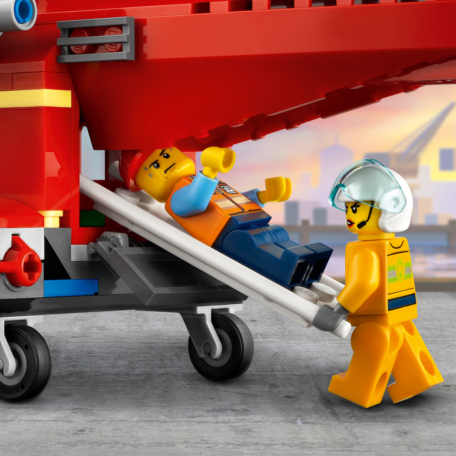 Конструктор LEGO City Пожарный спасательный вертолет (60281) - 4 Фото Конструктор LEGO City Пожарный спасательный вертолет (60281) - 4