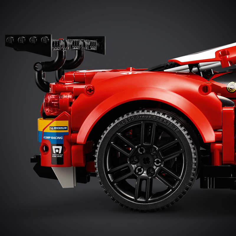Фото Конструктор LEGO Technic Ferrari 488 GTE AF Corse №51 (42125) - 3