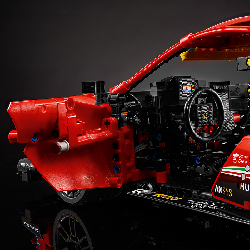 Фото Конструктор LEGO Technic Ferrari 488 GTE AF Corse №51 (42125) - 5