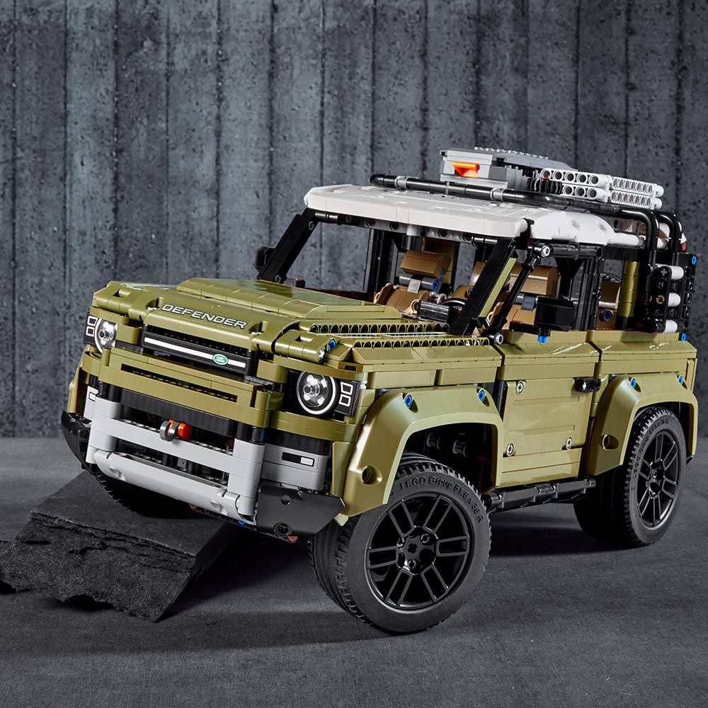 Конструктор LEGO Technic Land Rover Defender (42110) - 3 Фото Конструктор LEGO Technic Land Rover Defender (42110) - 3