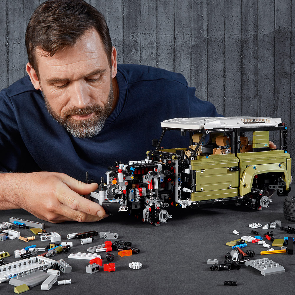Конструктор LEGO Technic Land Rover Defender (42110) - 4 Фото Конструктор LEGO Technic Land Rover Defender (42110) - 4