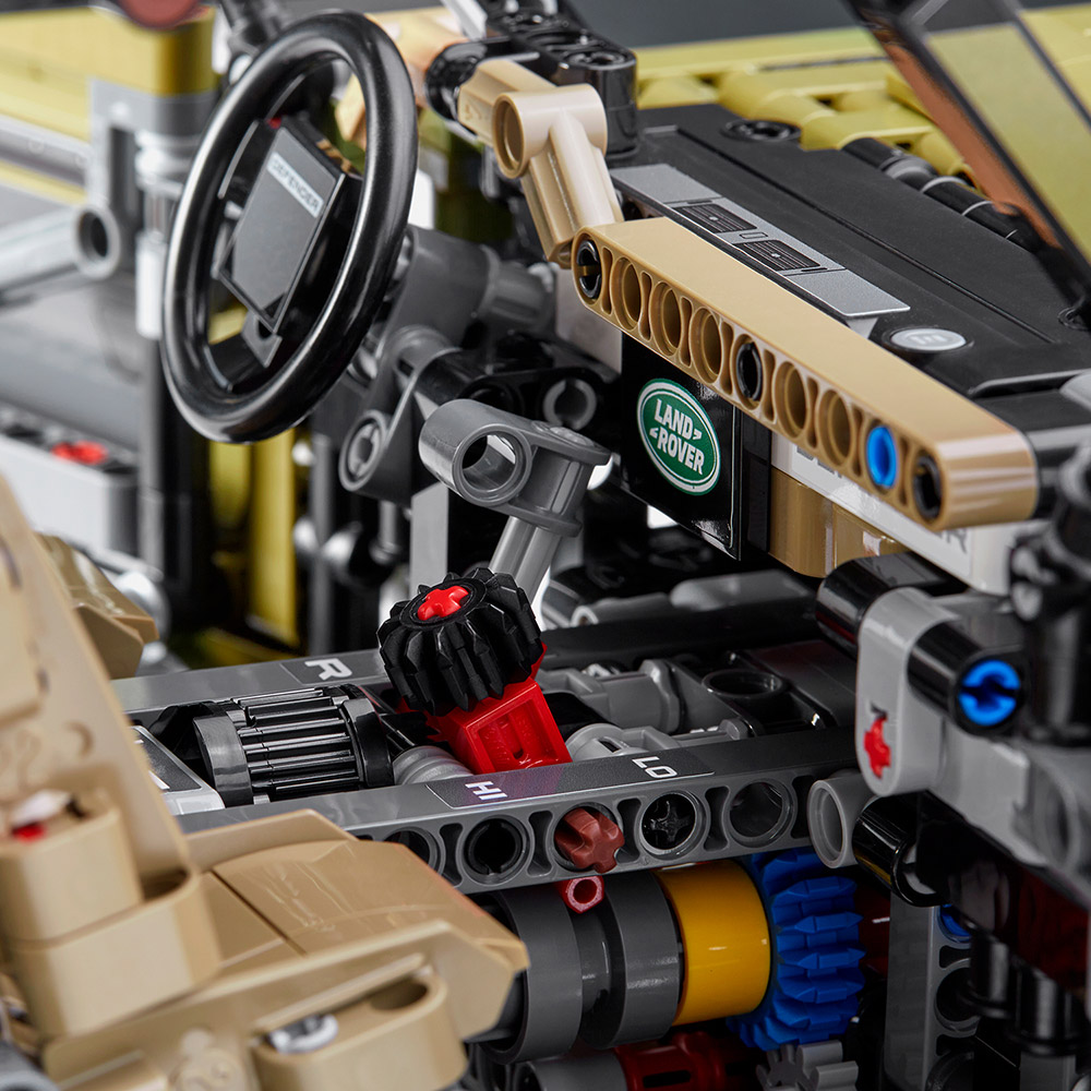 Конструктор LEGO Technic Land Rover Defender (42110) - 5 Фото Конструктор LEGO Technic Land Rover Defender (42110) - 5