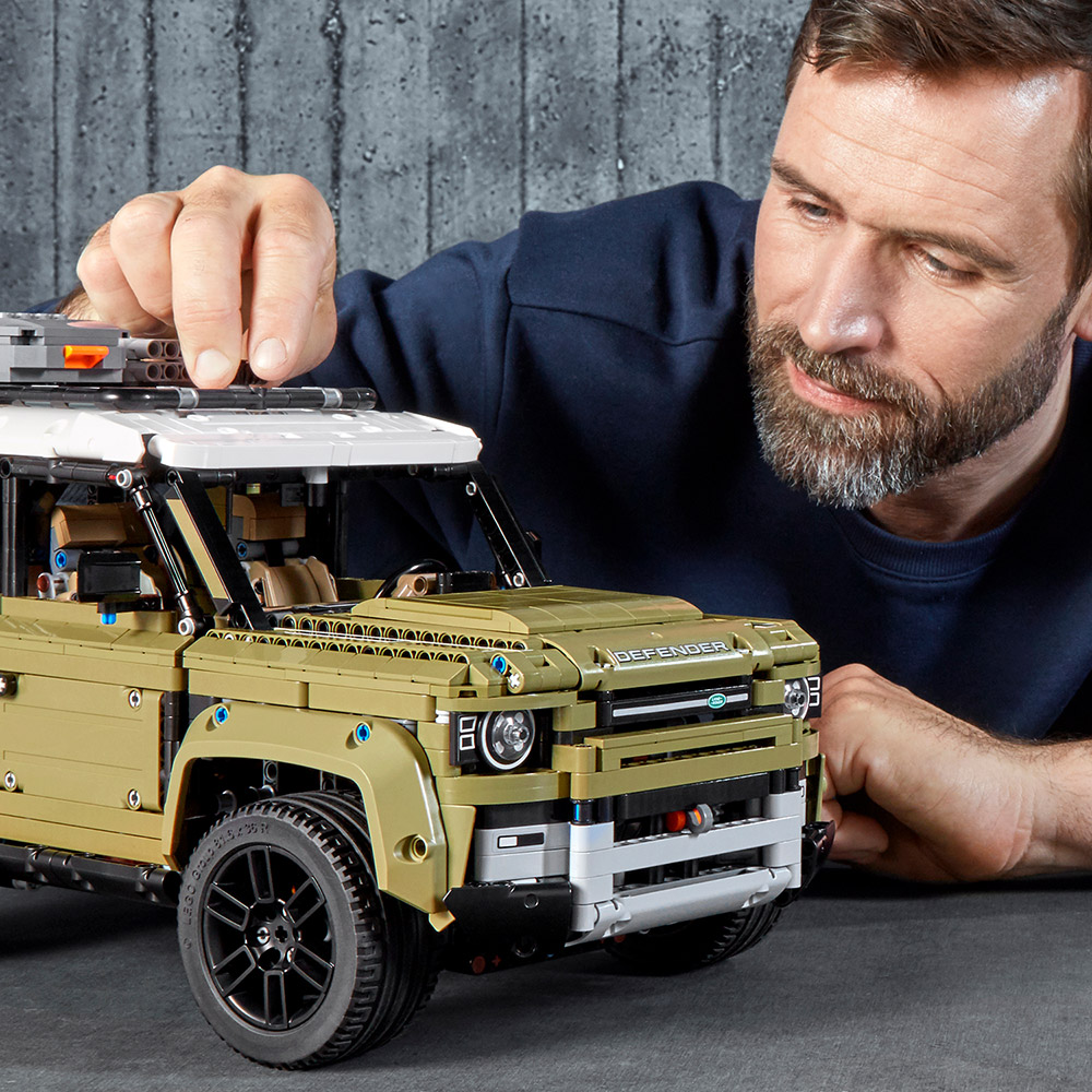 Конструктор LEGO Technic Land Rover Defender (42110) - 5 Фото Конструктор LEGO Technic Land Rover Defender (42110) - 5