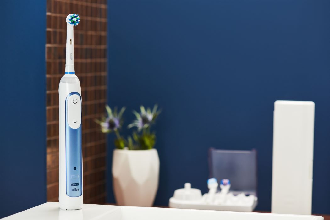 Фото Зубна щітка електрична Oral-B Braun Smart 6 6000n D 700.535.5XP CR 0