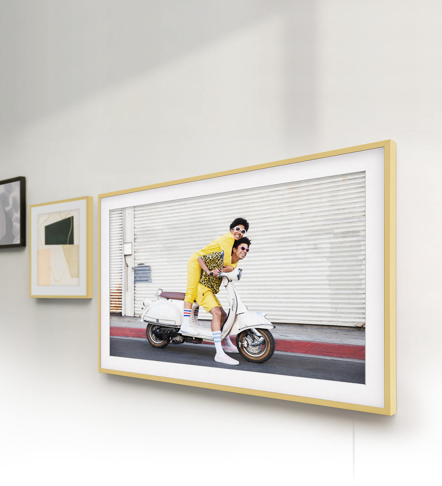 Телевізор Samsung LS03TCUXUA - 3 Фото Телевізор Samsung LS03TCUXUA - 3