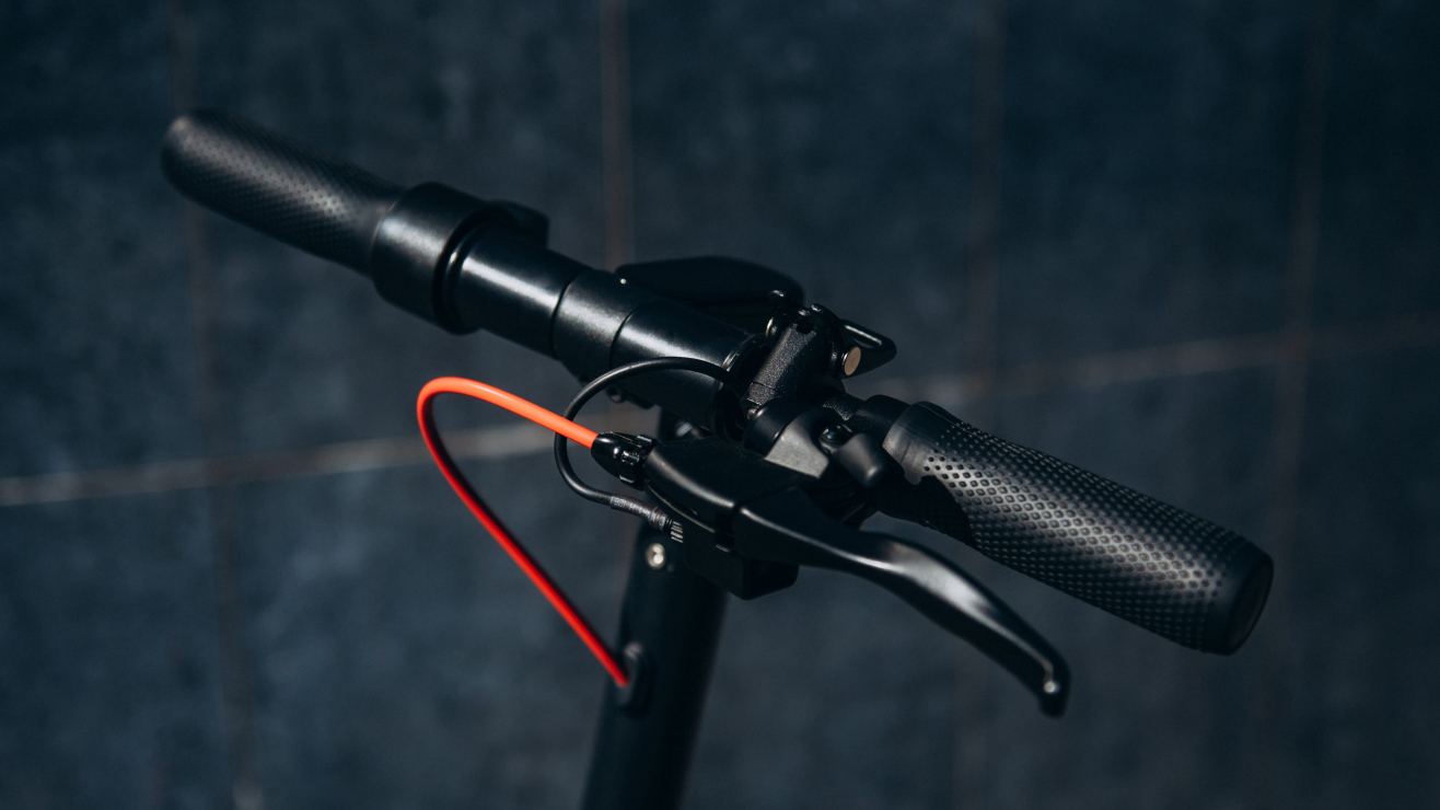 Фото Електросамокат Proove X-City Lite BLACK-RED - 6