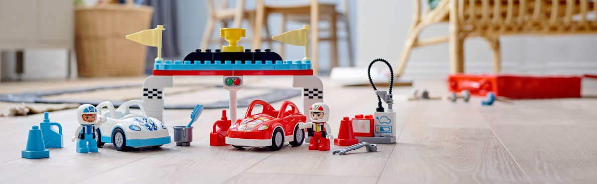 Конструктор LEGO DUPLO Town Гоночные машины (10947) - 7 Фото Конструктор LEGO DUPLO Town Гоночные машины (10947) - 7