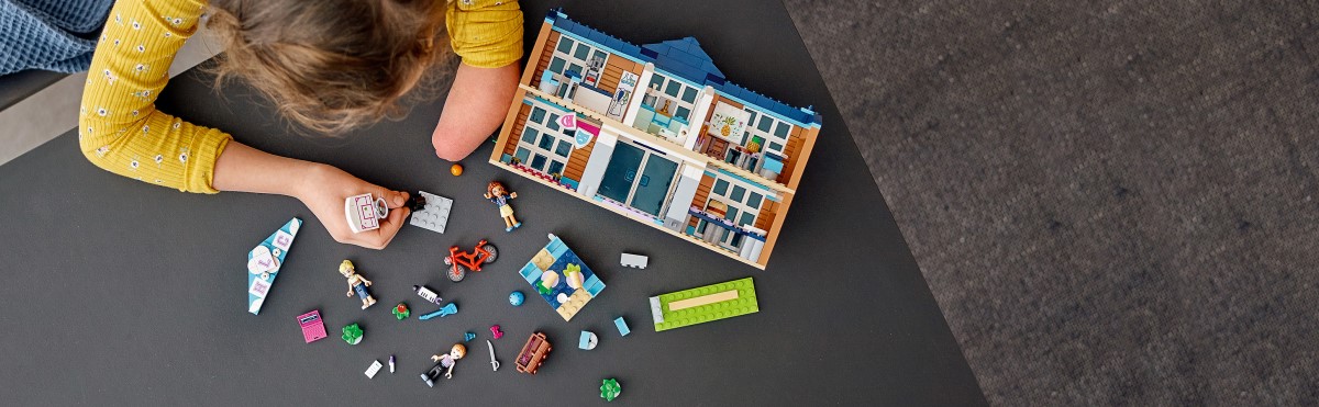 Конструктор LEGO Friends Школа Хартлейк Сіті (41682) - 6 Фото Конструктор LEGO Friends Школа Хартлейк Сіті (41682) - 6
