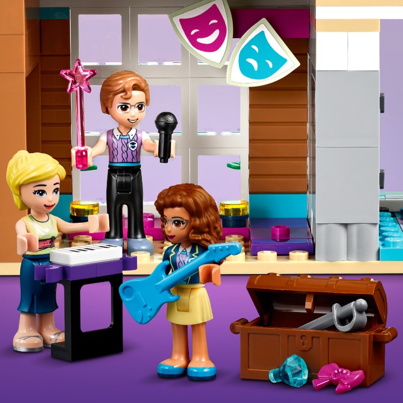 Конструктор LEGO Friends Школа Хартлейк Сіті (41682) - 3 Фото Конструктор LEGO Friends Школа Хартлейк Сіті (41682) - 3