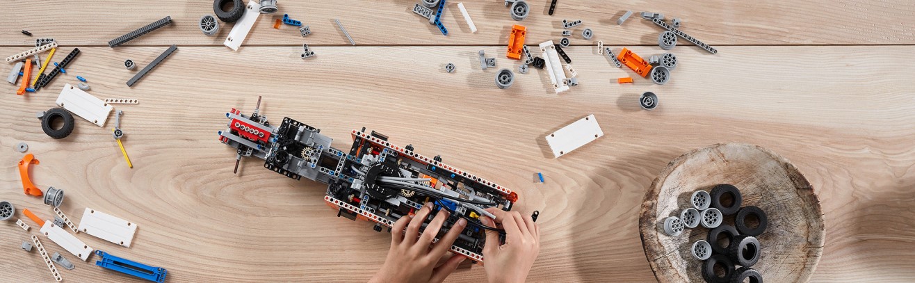 Конструктор LEGO Technic Вантажний евакуатор (42128) - 6 Фото Конструктор LEGO Technic Вантажний евакуатор (42128) - 6
