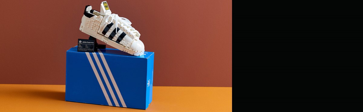 Фото Конструктор LEGO Icons Кроссовки adidas Originals Superstar (10282) - 7