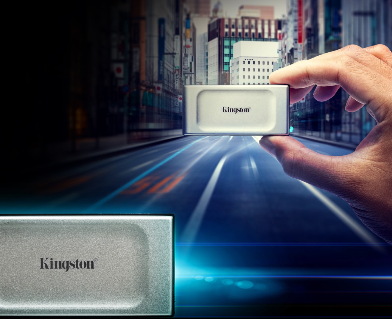 SSD-накопичувач зовнішній Kingston XS2000 500GB USB 3.2 Type-C 2x2 IP55 3D NAND - 1 Фото SSD-накопичувач зовнішній Kingston XS2000 500GB USB 3.2 Type-C 2x2 IP55 3D NAND - 1