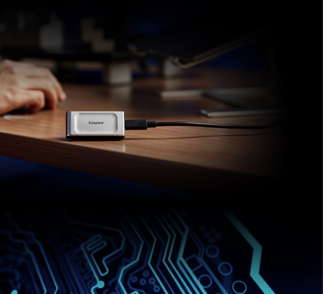 SSD-накопичувач зовнішній Kingston XS2000 500GB USB 3.2 Type-C 2x2 IP55 3D NAND - 3 Фото SSD-накопичувач зовнішній Kingston XS2000 500GB USB 3.2 Type-C 2x2 IP55 3D NAND - 3