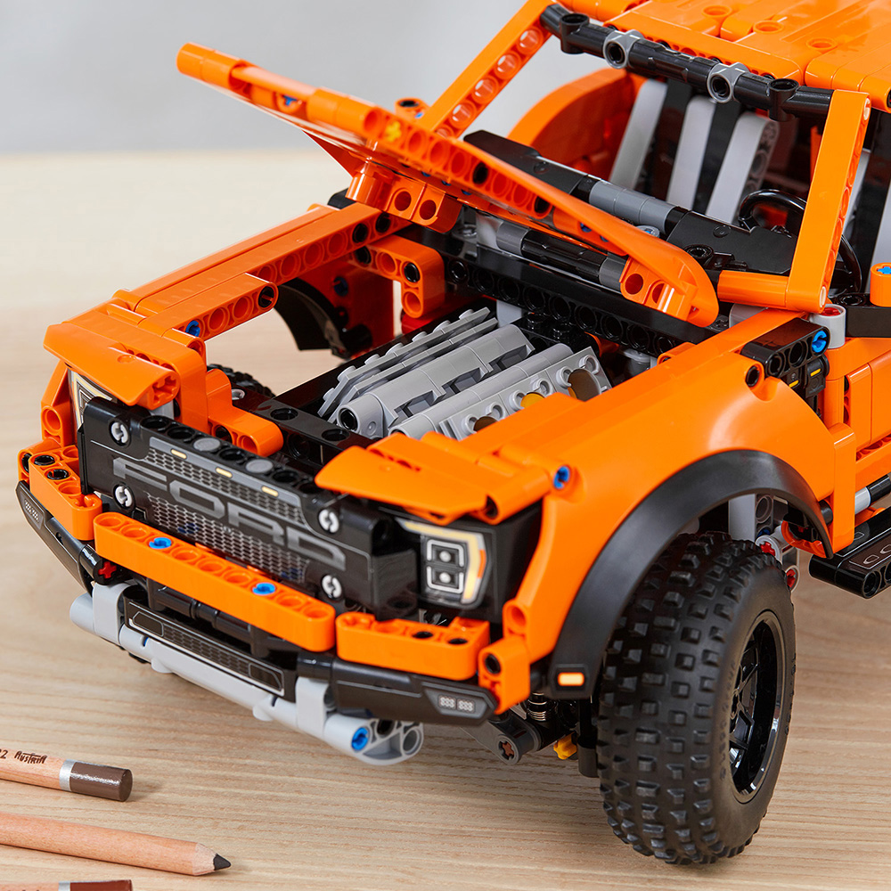 Фото Конструктор LEGO Technic Preliminary GT Race Car (42096) - 3