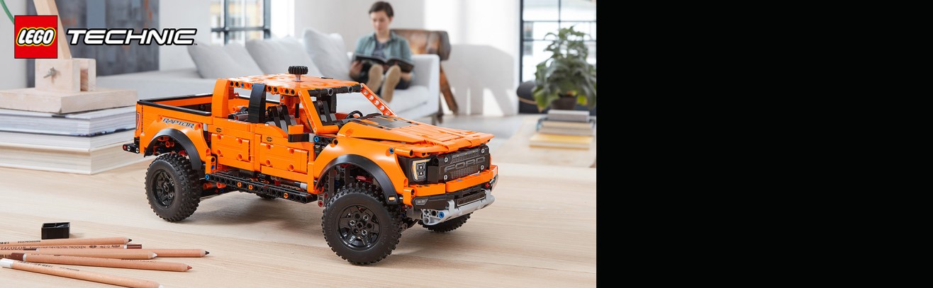 Фото Конструктор LEGO Technic Preliminary GT Race Car (42096) - 1