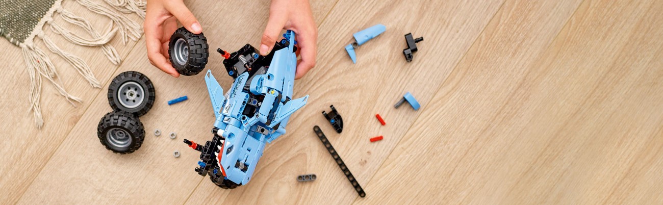 Конструктор LEGO Technic Monster Jam™ Megalodon™ (42134) - 6 Фото Конструктор LEGO Technic Monster Jam™ Megalodon™ (42134) - 6