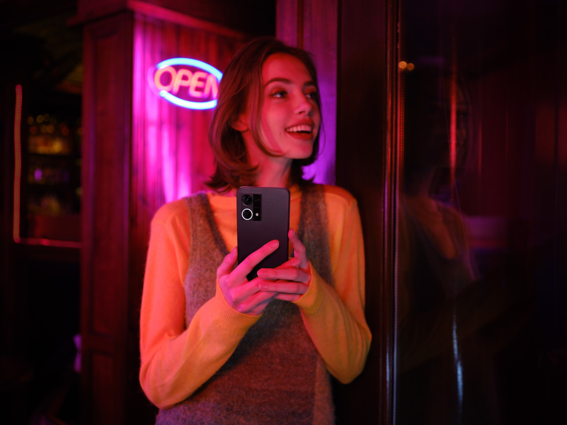 Смартфон OPPO Reno 7 8/128Gb Cosmic Black - 10 Фото Смартфон OPPO Reno 7 8/128Gb Cosmic Black - 10