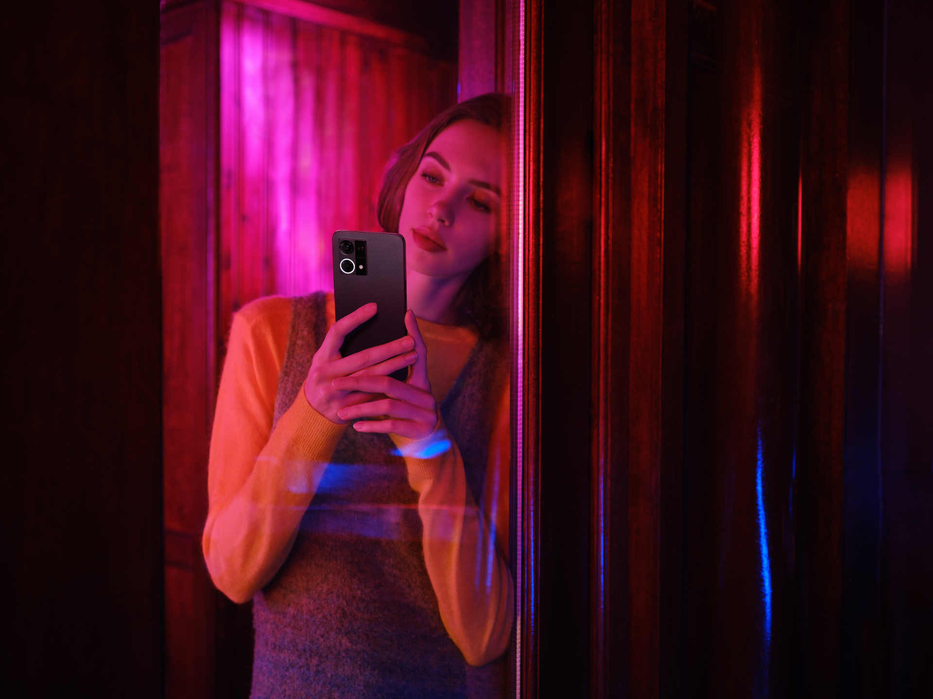 Смартфон OPPO Reno 7 8/128Gb Cosmic Black - 16 Фото Смартфон OPPO Reno 7 8/128Gb Cosmic Black - 16