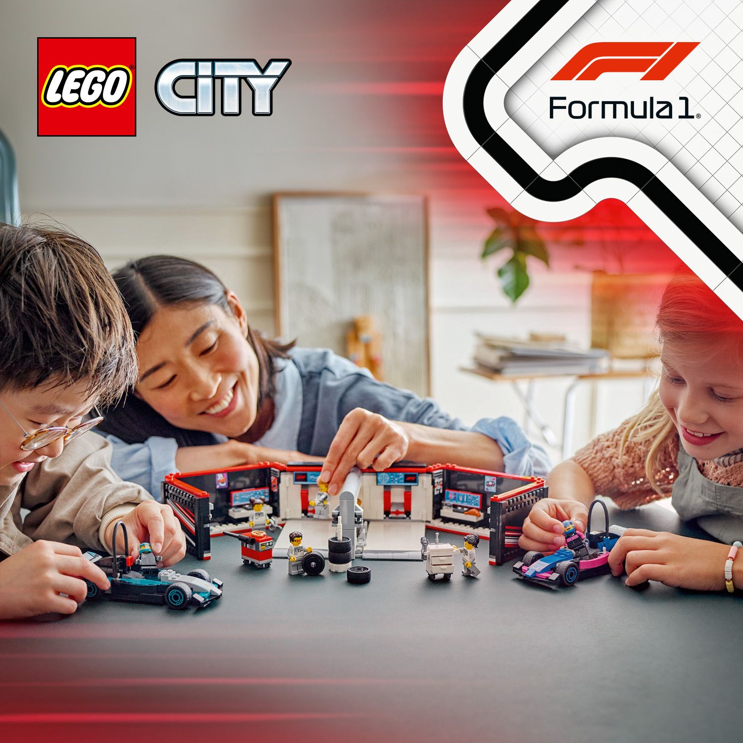 Набір LEGO® City F1® з гаражем та іграшковими авто